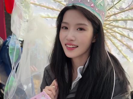 晓:上海话的我的身材很曼妙吗?我不会哎~#卢昱晓#何不同舟渡#抖音流量扶持 #南衣