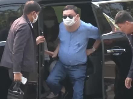 他信获释后首次公开露面,流亡海外17年后重返家乡 #泰国头条新闻 #他信 #贝东丹