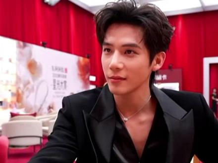 明星看中医把脉 医生这是能说的吗? #王安宇 #赵露思 #中医 #2025影娱年终大赏 #星光大赏