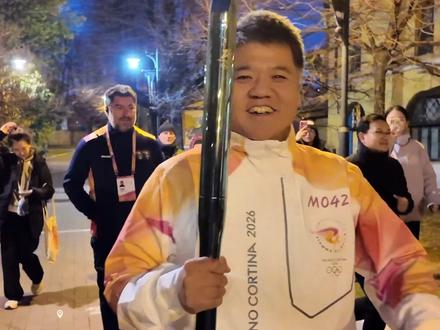 拥抱奥运,传递不凡! #火炬手 #冬奥会 #2026米兰冬奥会 #火炬手樊登