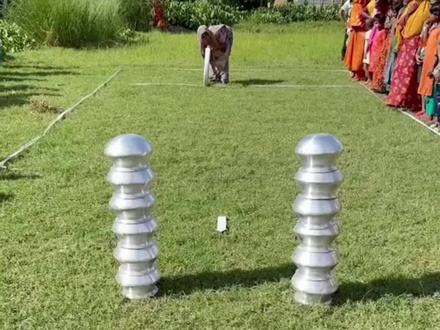 三哥今天带来的游戏项目是,滚轮胎 , 让我们看看谁更厉害#印度视频#