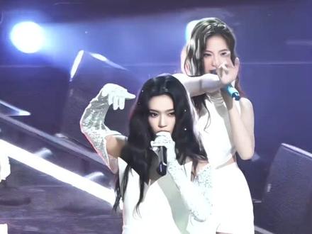 腾讯星光大赏 林允 饶嘉迪 徐梦洁 欧阳娣娣合唱《野心家》请原地出道吧女团!!!#腾讯星光大赏 #野心家 #林允 #徐梦洁