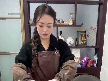 九九年女生在家做了100个大饼拿到街上去卖,不到10分钟卖完是种怎样的体验?#葱花饼 #摆摊日记 #青年创作者成长计划 #抖音生活观察计划 #99年创业