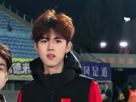 怪不得西游记里的衰老蛇精对新鲜的血液那么执着了#湘超#足球#陈金剑#建模脸 #故人