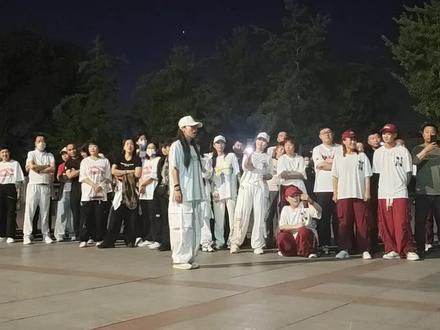 @曳舞男孩 感谢我老弟的盛情邀请!@曳疯狂奇迹服装搭配 你啥情况?#全网都在跳这个舞 #抖音618好物节 #绝世无双