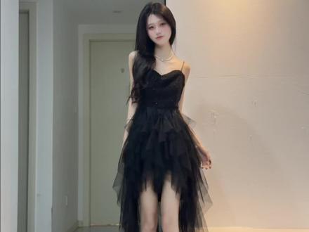 举起你左手~ #爆了dj #终冬摇 #舞蹈#长裙#卡点舞