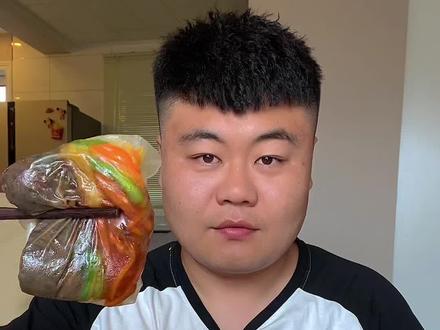 一吃大筋饼就开心,太香啦。#筋饼卷万物 #筋饼