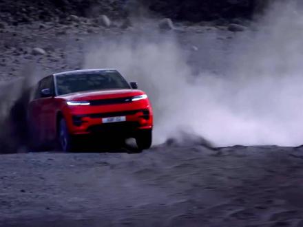 重温揽胜运动版高光时刻!挑战冰岛溢洪道,登顶天门山999级天阶,#路虎揽胜运动版 #抖音汽车