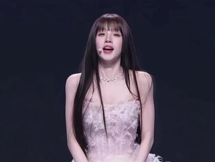「Reno my way」舞台绝了,好美
#宋雨琦 #OPPOReno16 #发布会