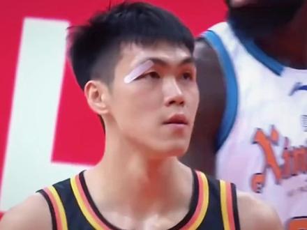 国家队主教练郭士强对庞峥麟29分8助攻的表现如何看待?主教练易立彻底被庞峥麟打服:“国家队应该有庞峥麟的一席之地。”这位26岁的大龄新秀用实力证明自己属于CBA全明星南区首发后卫#庞峥麟 #郭士强 #江苏男篮