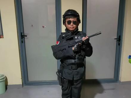 特警大战恐怖分子大boss