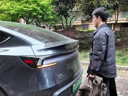 特斯拉后备箱自动开启设置教程!拿东西解放双手!#特斯拉 #每天一个用车知识 #modely #model3 #用车技巧