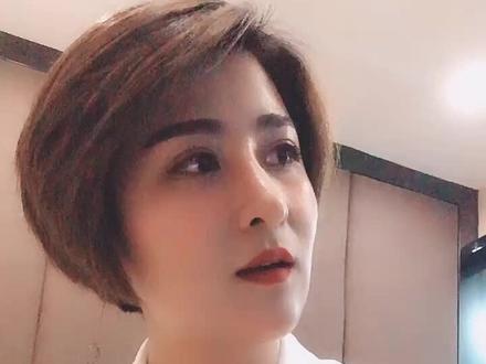 我来自贵州贵阳的小县城大方县,你来大方玩,我请你吃大方烙锅,吃臭豆干,吃麻辣洋芋片,安逸得很#贵州方言 @抖音