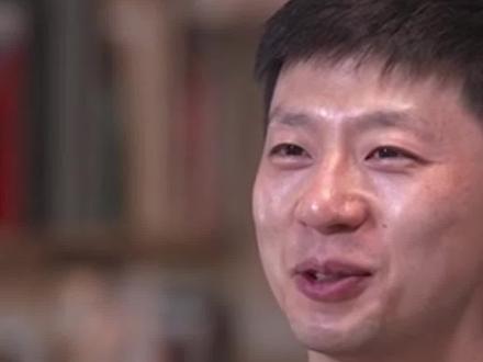 #马龙赛场人生暂时告一段落,默默的退役姿态是自己喜欢的方式,“美丽人生这回真正开始了”#马龙#马龙退役#鞍山小马#国乒