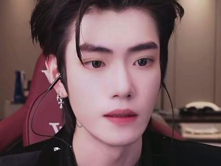 恭喜我们的石榴花王 你是第一☝️我们还会有更多的第一#孙澈 #澈所二创活动 #繁花盛典 #双向奔赴 @孙澈