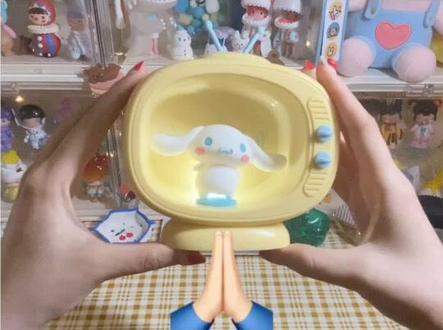 Miniso名创优品三丽鸥徽章盲盒/玉桂狗电视造型小夜灯💡#三丽鸥 #拆盲盒 #名创优品 #隐藏 @名创优品