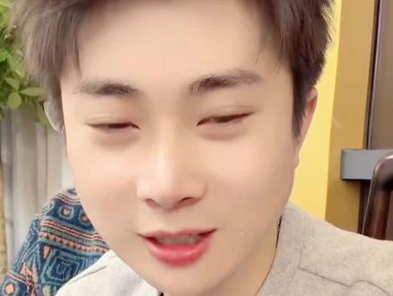 “出国梗”最新版本,猜猜朱潇能不能让佳乐出国?#佳乐