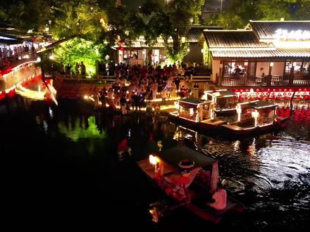 江南水乡 夜景🌃好美 游船泛舟 惬意😌#女神节#株洲美食#株洲小周庄#江南水乡 #在搞一种很新的旅行vlog