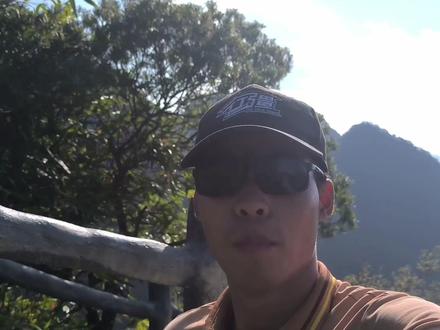 这是一座藏喀斯特岩溶大石山区里的小城,广西河池“凤山县”#凤山县 #东巴凤地区 #旅行vlog