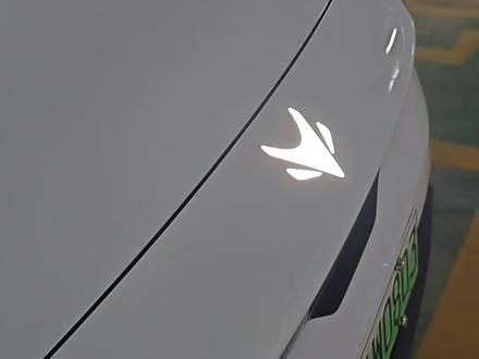 #极狐阿尔法t5 如何关闭小狐狸车标灯