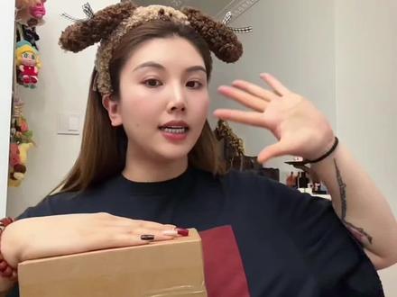 猜猜这期视频我来了几个隐藏呀,哈哈啊哈哈哈#拆盒的快乐 #拆盲盒的快乐