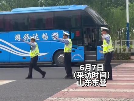 6月7日(原创采访),山东东营,高考第一天考生走错考场,距离开考还有32分钟,交警为大G开路28公里送到考场。1