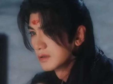 往后在师门只此一身了
唯一爱护他的师弟也离开了😭
@Aero 肖顺尧
#肖顺尧 #肖顺尧白宗英 #佳偶天成 #虐心