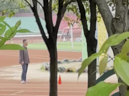 六中谢校长真的很令人敬佩