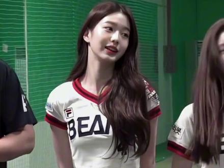 球衣搭配衬衫很奇怪了#张元英 #kpop女团