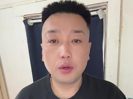 为什么要给盛开的油菜花打药呢?我们要遵循大自然的自然规律、保护大自然,人人有责!#油菜花 #蜜蜂 #养蜂人 #大自然 #人人有责