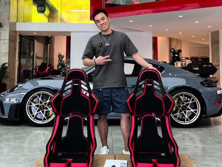 这两张凳子估计只有资深玩家才会认得哦😍#recaropodium #recaro #XPEL