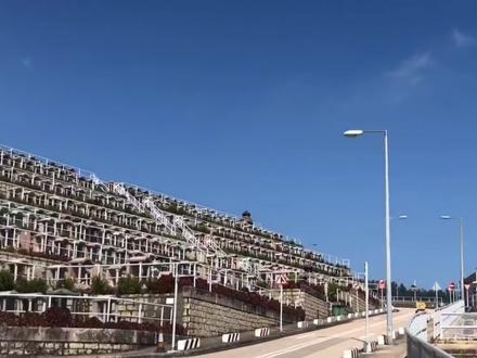 实拍陈百强香港的墓地,墓碑一尊钢琴让人心痛,隔离是黄家驹的墓 #陈百强 #名人墓地 #我要做同城红人