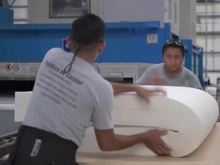 进口天然乳胶床垫这么贵,有什么优点缺点,收割到制作全过程揭秘 #天然乳胶 #乳胶床垫 #乳胶枕 #床垫