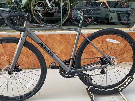 入门2⃣️出头的首选性价比超高的弯把公路车,喜德盛的RT280,网红款的颜色,非常的有质感,刚刚开始到店,需要的抓紧来原阳喜德盛考虑吧#原阳喜德盛 #喜德盛 #平价又好骑的公路车推荐 #公路车运动 #公路车推荐