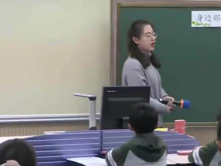 三年级下册习作《身边那些有特点的人》 三年级下册习作《身边那些有特点的人》小学语文特级教师优质公开课名师示范课新课标学习任务群赛课一等奖(含配套课件教案逐字稿)