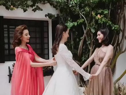 #创作灵感 两分钟走进Fendi芬迪的世界|||一个家族的成功往往不只是靠一代人的努力,“一只手掌五个指头”,也正是因为三代人的共同努力,才成就了今时今日的FENDI。
#Fendi #芬迪#奢侈品#品牌故事