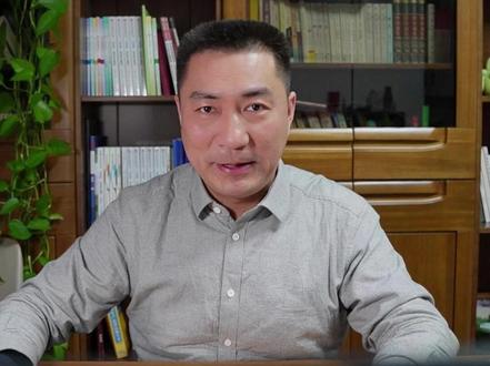 #注安管理 #鼠标手 (腕管综合征仅限于制造业工人)#职业病 判断的4个必备条件:① 在职业活动中产生;② 接触职业病危害因素;③ 列入国家职业病范围;④ 与劳动用工行为相联系。
这个题目不容易的,而且问题点很多,凑合着答吧。就这么无奈🤷♀️
【2025年•多选】某森工集团下属单位有家具厂和自有林场。其中林场每年对所属林地进行造前割灌(清林),雇佣当地村民进行作业。下列该集团企业发生的病例中,属于职业病的有( )。
A. 为林场提供清林劳务的村民甲,经属地医院诊断为森林脑炎和呼吸衰竭
B. 为林场提供交通运输的村民乙,在运输途中因夜晚连续加班发生心肺功能衰竭
C. 在家具厂进行切割作业的职工丙,因长期接触木粉尘,经诊断为其他尘肺
D. 为林场提供餐饮服务的村民丁,被扁虱叮咬,经诊断为莱姆疏螺旋体病
E. 在森工集团总部工作的职工成,长时间使用鼠标,经诊断为鼠标手
【答案】AC