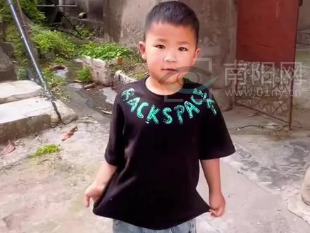 爸爸结束假期外出打工,孩子满眼不舍地告别……