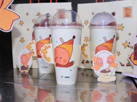 忙碌的日子,也要好好照顾自己啊
12月29日当天:线下到店领买一送一新品券的教程来喽!勇敢的人先享受喜茶的美味奶茶,线下到店唱{Twinkle Twinkle little star}即可领取#喜茶#提拉米苏浓巧#星星人