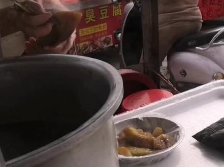 偶遇米粽西施,品尝了两条凉粽,杠杠的