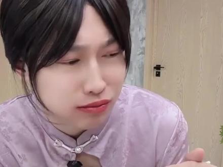 如果全世界都指责你 那我带你去吃刘文祥 #抖音年味争霸赛 #紫薯精严选的刘文祥测评 #吃完麻辣烫我就这样 #东北麻辣烫 #刘文祥