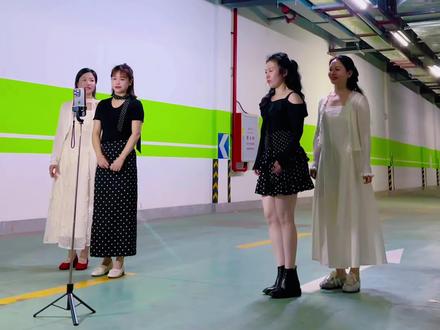 丝滑走位拿捏 成品在主页哦~#第三视角 #珠满摇舞蹈挑战#地库小分队#地库拍摄