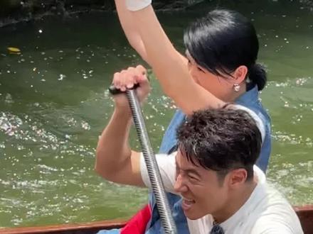 撒贝宁再战叠滘龙船,结果……还是那个味#匠心满舵看T6 #口炎清降火快过弯 #请到佛山飙龙船 #硬气拼出中国美 #南海叠滘龙船漂移
