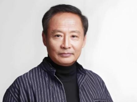 周野芒离开奚美娟28年后,发现儿子已不需要他!