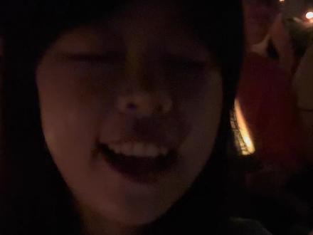 不知道啊,突然很想吃一盘宫保鸡丁,怎么是陶喆给我端上来的诶嘿嘿嘿🤤🤤🤤不兑,一上来就把我的刘海拨到三七分是什么意思🤔🤔🤔#陶喆 #陶喆重庆演唱会 #陶喆soulpower #演出激动时刻 #野到尽兴