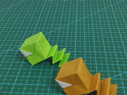 手工折纸 跳跳蛇#折纸 #手工折纸 #亲子手工