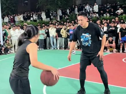 广西崇左这位高二篮球女孩火了#打篮球的女生 #篮球🏀 #不负热爱 #