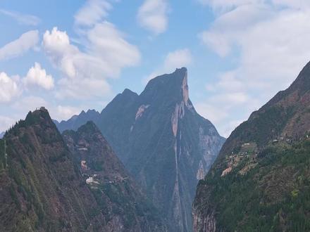这里就是万里长江最窄处,四川盆地出水口夔门:相传是大禹凿的?还是天然形成?#夔门 #大禹治水 #长江 #航拍