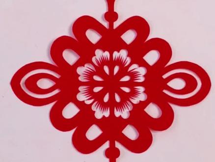 马上就是新年了,来剪个好看的中国结窗花吧! #纯手工剪纸 #剪纸艺术 #新年剪纸#中国结剪纸
