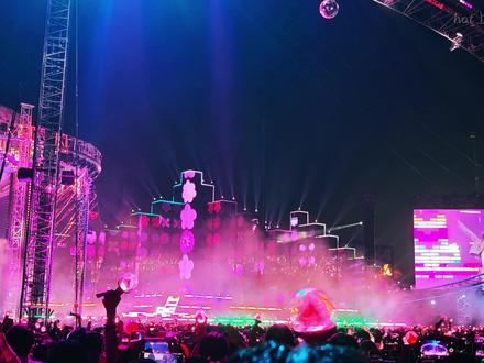 想念乐园... 华晨宇火星演唱会2025南京站10.5《那些我尚未知道的美丽》
#华晨宇 #火星演唱会 #现场 #现场版live #烟花